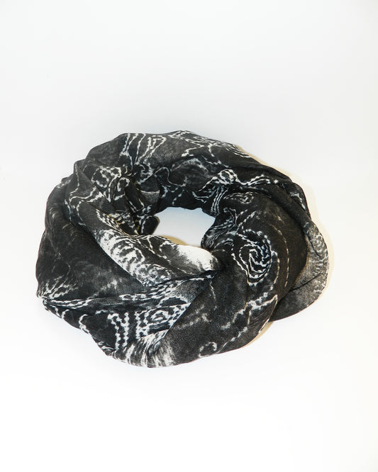 Pañuelo largo de Gasa con diseño