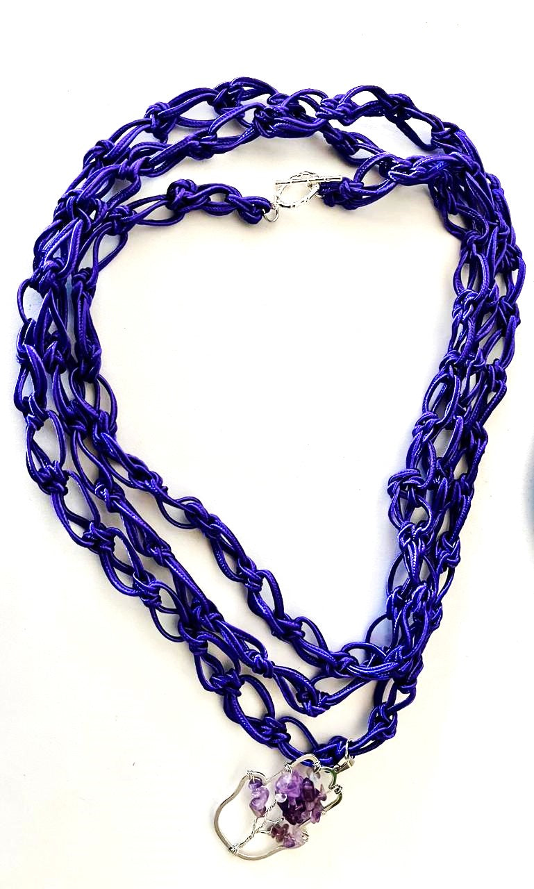 Collar tejido Morado