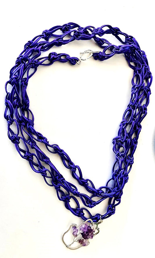 Collar tejido Morado