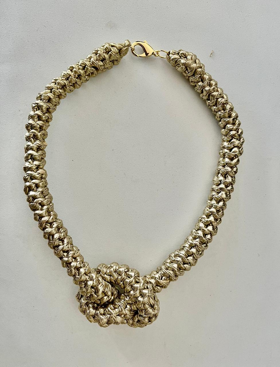 Collar Tejido Dorado