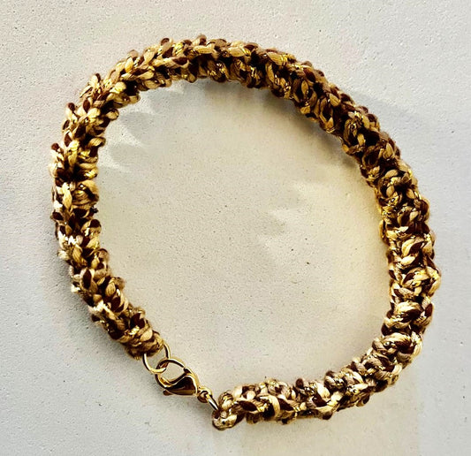 Pulsera Tejida Dorada