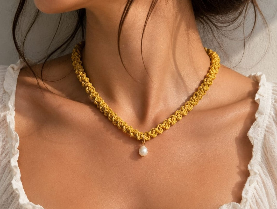 Collar Tejido Amarillo