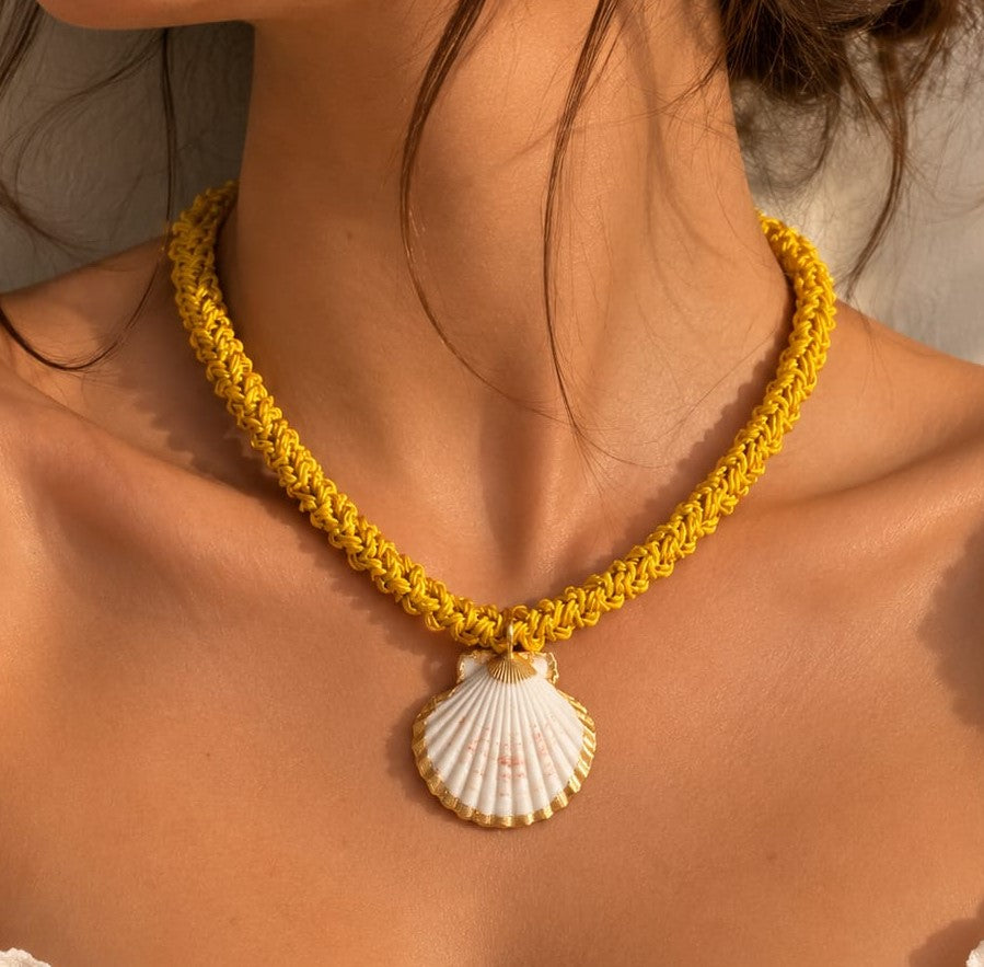 Collar Tejido Amarillo