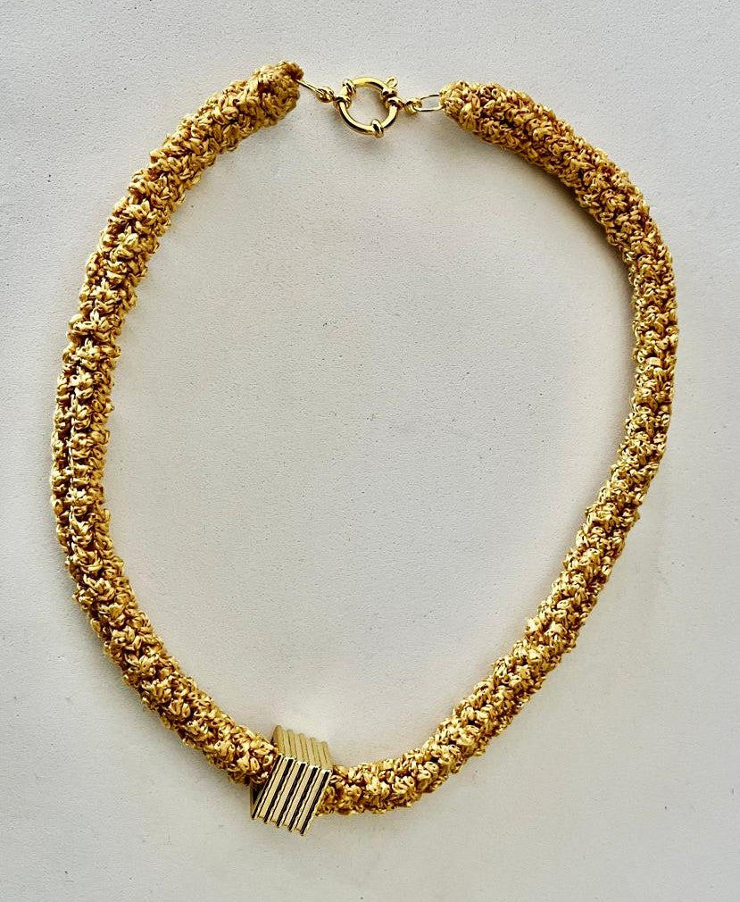 Collar tejido Amarillo